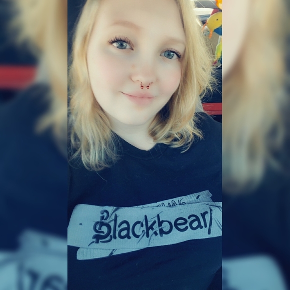 Meet your Posher, Mikalynn - Picture 1 of 4